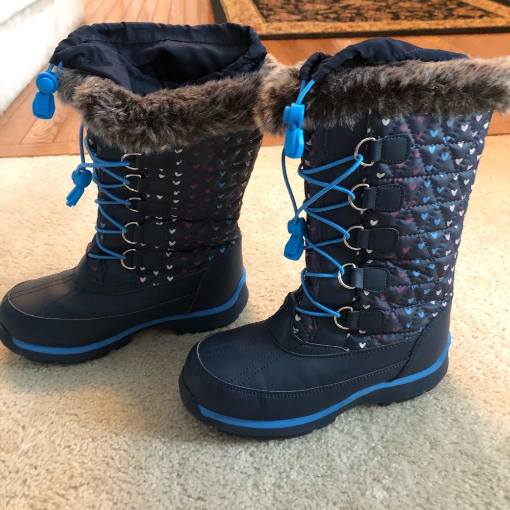 Girls snow boots size 2